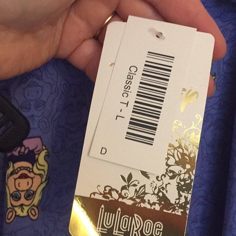 L LuLaRoe Classic T Shirt Disney DD21 1445 - Picture 3 of 5